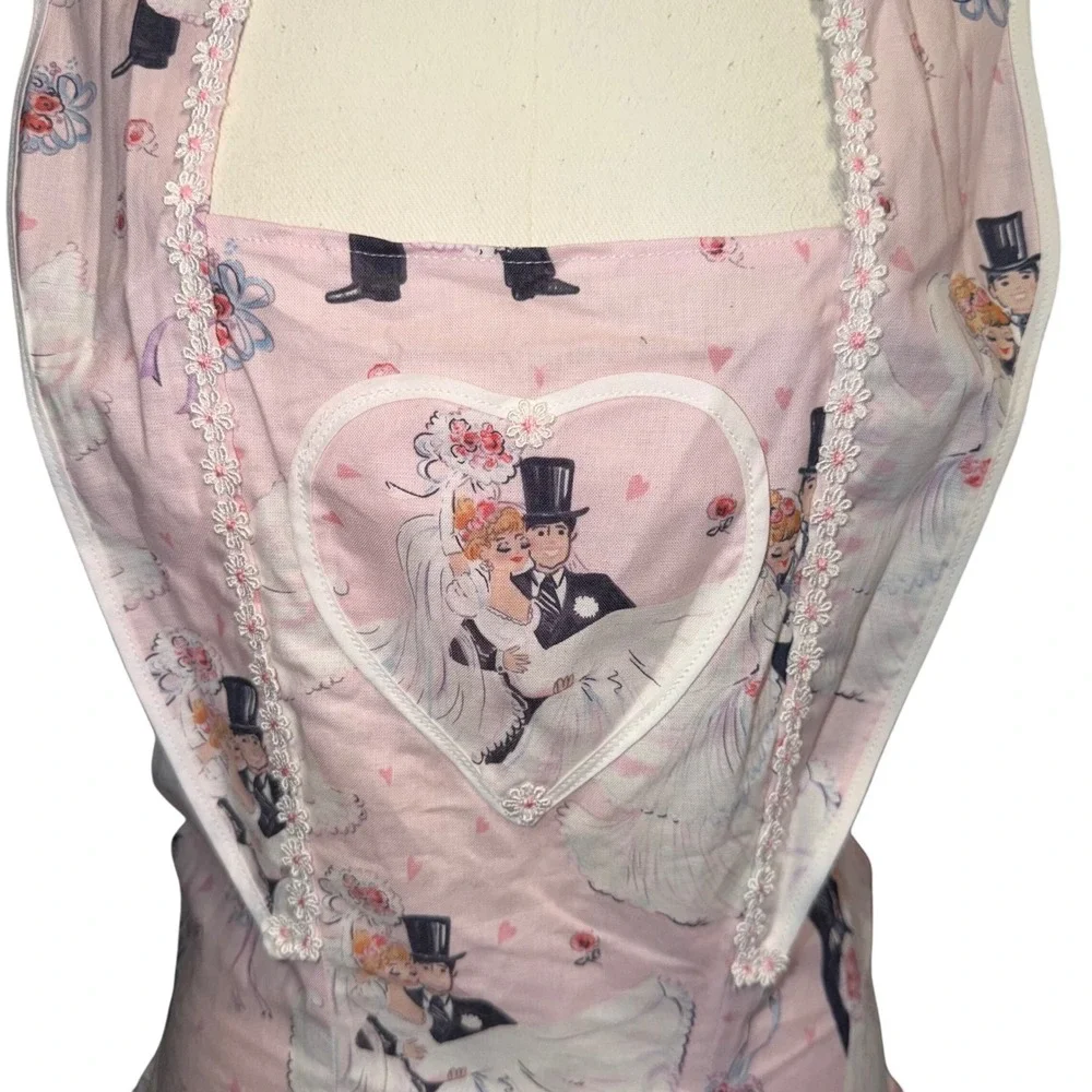Vintage Pink Bride Groom Novelty Print Apron Heart Cutout Lace Trim Coquette